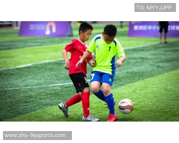 珠海足球冬训全面启动助力球队提升竞技水平与团队默契 珠海足球冬训全面启动助力球队提升竞技水平与团队默契